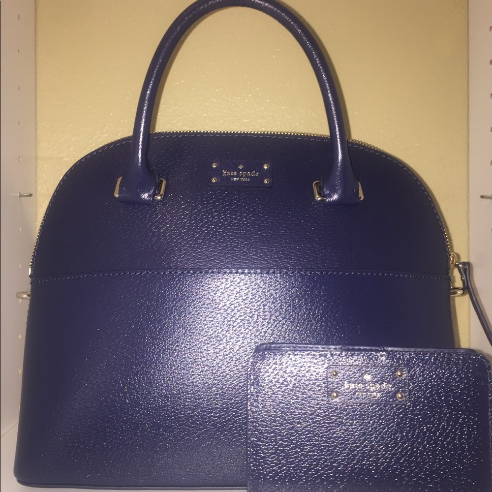 Kate Spade Bag with matching wallet.